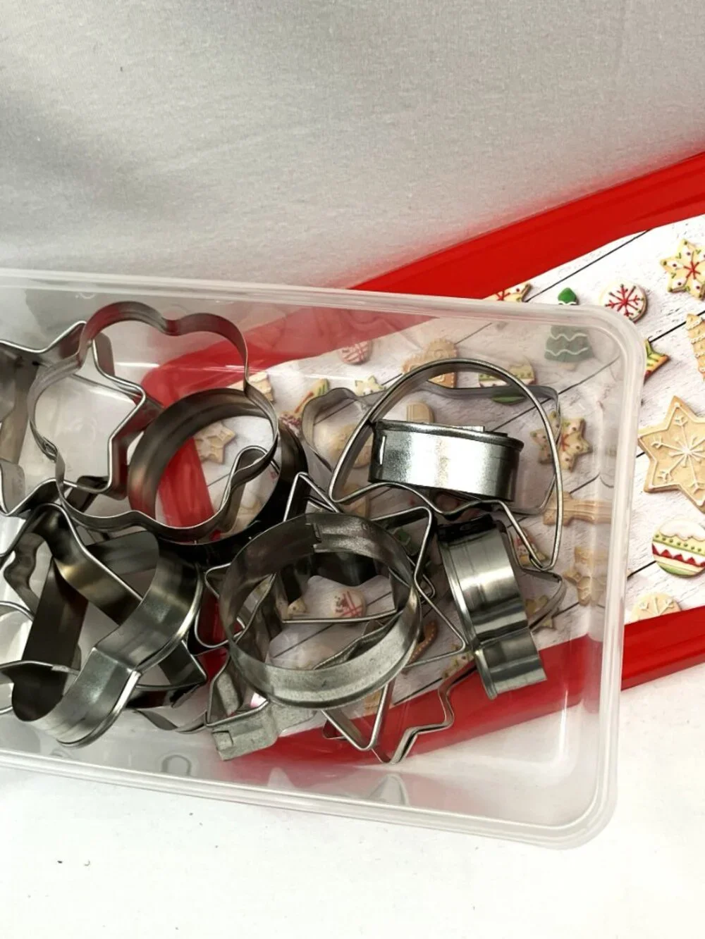 Wilton Holiday Vintage Metal 18 Piece Cookie Cutter Set